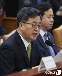 김동연 부총리  군산·창원 진해 등 6곳 고용위기지역 지정 예상 
