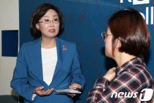 취재진 만난 지동현 한국임상시험산업본부 이사장