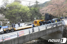 사드 기지 앞 진밭교 화물차 통행