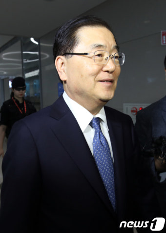 정의용 靑 안보실장 귀국 '한미정상회담 조율'