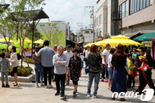 춘천 육림고개 플리마켓 인파