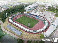 “우천·햇빛관람 걱정 끝”…보은공설운동장 비가림막 내달 ‘완공’