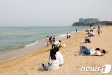 바닷바람 맞으며 즐기는 여유