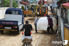 침수된 횡계6리 마을복구 구슬땀