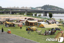 도심 속 야영장에서 휴일 즐겨요