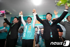 양창호 후보 선거사무소 개소식 참석한 안철수-손학규