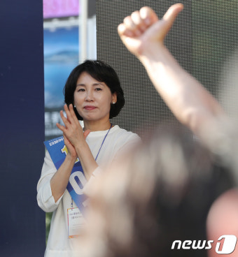 선거운동하는 이재명 부인 김혜경