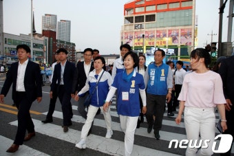 김재무 광양시장 응원나온 추미애 대표