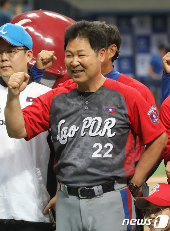 라오스 야구 대표팀 이끌고 온 이만수 부회장
