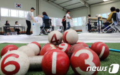 충남 아산시 게이트볼장 이색 투표소