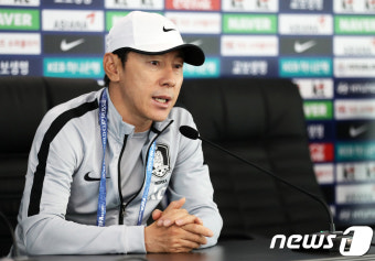 16강 각오 밝히는 신태용 감독