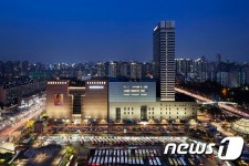 서울 관광지 코엑스·강남역 뜬다…현대百·신세계 면세점 기대↑