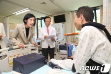 피우진 국가보훈처장, 대전보훈병원 위문