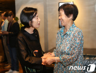 영화 아일라 실존인물 김은자씨 만난 피우진 국가보훈처장