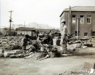 1950년 서울 수복 후 다시 일하는 수선공