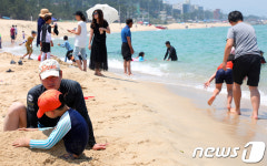바다보러 가자 강릉 경포해변 인파…근덕 35.1도·화천 35도