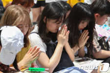 할머니, 좋은 곳에서 편히 쉬세요