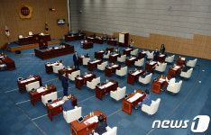 광주시의회 첫날부터 파벌 싸움 눈총