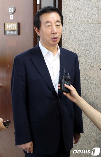 김성태 '국가권력이 시장 임금 결정에 영향 주면 결코 안 돼'