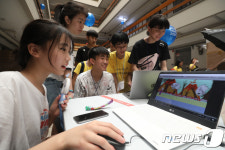 직접 만들어서하는 컴퓨터 게임