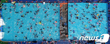 폭염 찾아온 물놀이장 풍경