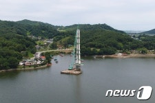 예산군, 예당호 출렁다리 주탑 우뚝