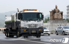 도로에 물뿌려 열섬현상 저감조치