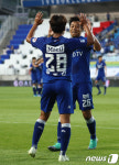 수원 염기훈 주안아 잘했어!