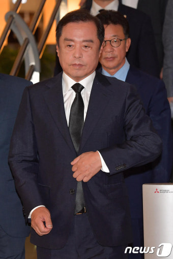 김병준, 침통한 표정으로 빈소 방문