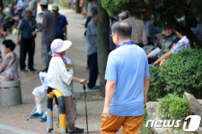 사랑해 밥차...폭염에도 무료급식