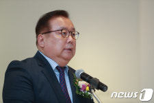 축사하는 주진오 관장