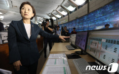 철도교통관제센터 방문한 김현미 장관