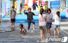 올여름 피서는 첫마중길 물놀이장으로 