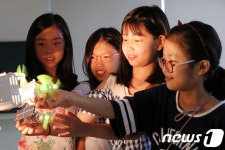 태양광 선풍기 잘 돌아가네