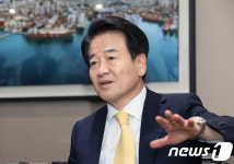 한진중공업 영도조선소 찾은 정동영 신임대표