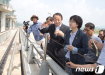 죽산보 현장점검 나선 김은경 환경부장관
