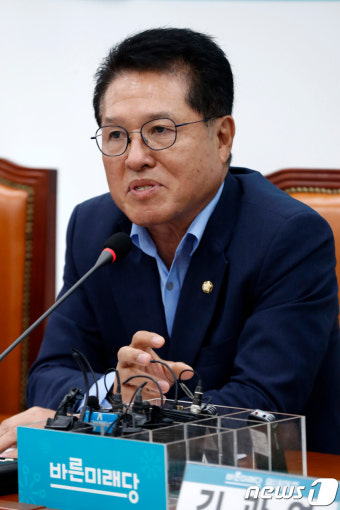 인사말하는 정운천 후보