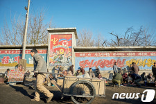 영화 공작 촬영지 동해시 DB메탈 사택 관심 고조