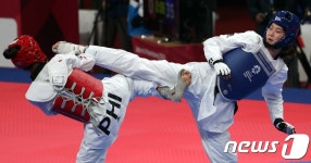 태권도 김잔디 명품 돌려차기로 4강진출