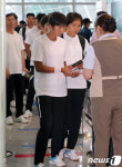 인천공항 통해 출국하는 카누 단일팀 북측 선수단
