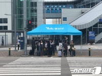 무더위 효자 그늘막, 태풍 상륙에 애물단지 신세