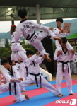 격파, 이정도는 해야...영천 아리랑 태무시범단