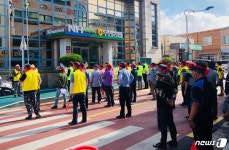 5일장 옆에 농협 하나로마트 웬 말…무안군민 반발