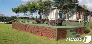 힐링공간 완주군청 잔디밭·연못, 도로개설로 사라지나