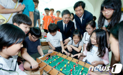 아동친화공간 찾은 전북교육감과 전주시장