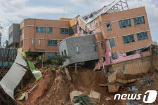 붕괴 위기에 처한 상도초등학교 병설유치원