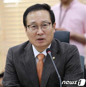 2018 인천예산정책협의회, 인사말 하는 홍영표 원내대표