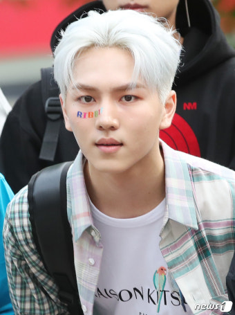 펜타곤 키노, 얼굴 타투 어때요
