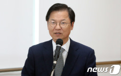 5·18과 여성성폭력 학술 세미나 참석한 천정배