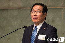 축사하는 누카가 후쿠시로 일한의원연맹 회장